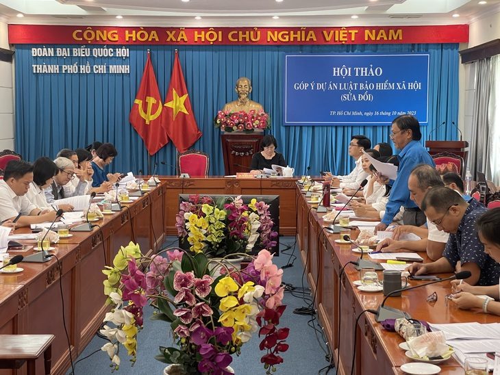 Buổi góp ý có sự tham gia của rất nhiều chuyên gia, cơ quan bảo hiểm và tổ chức công đoàn - Ảnh: CTV